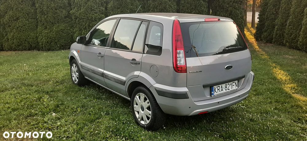Ford Fusion - 10