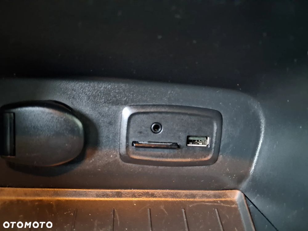 Renault Captur - 23