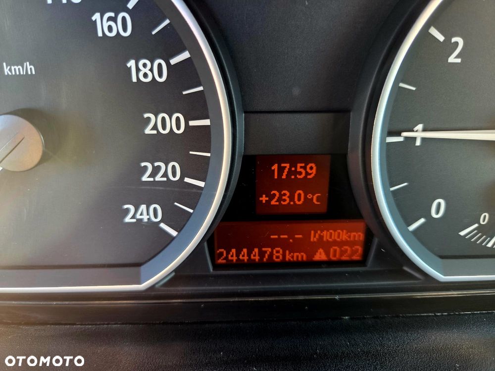 BMW Seria 1 118i - 14