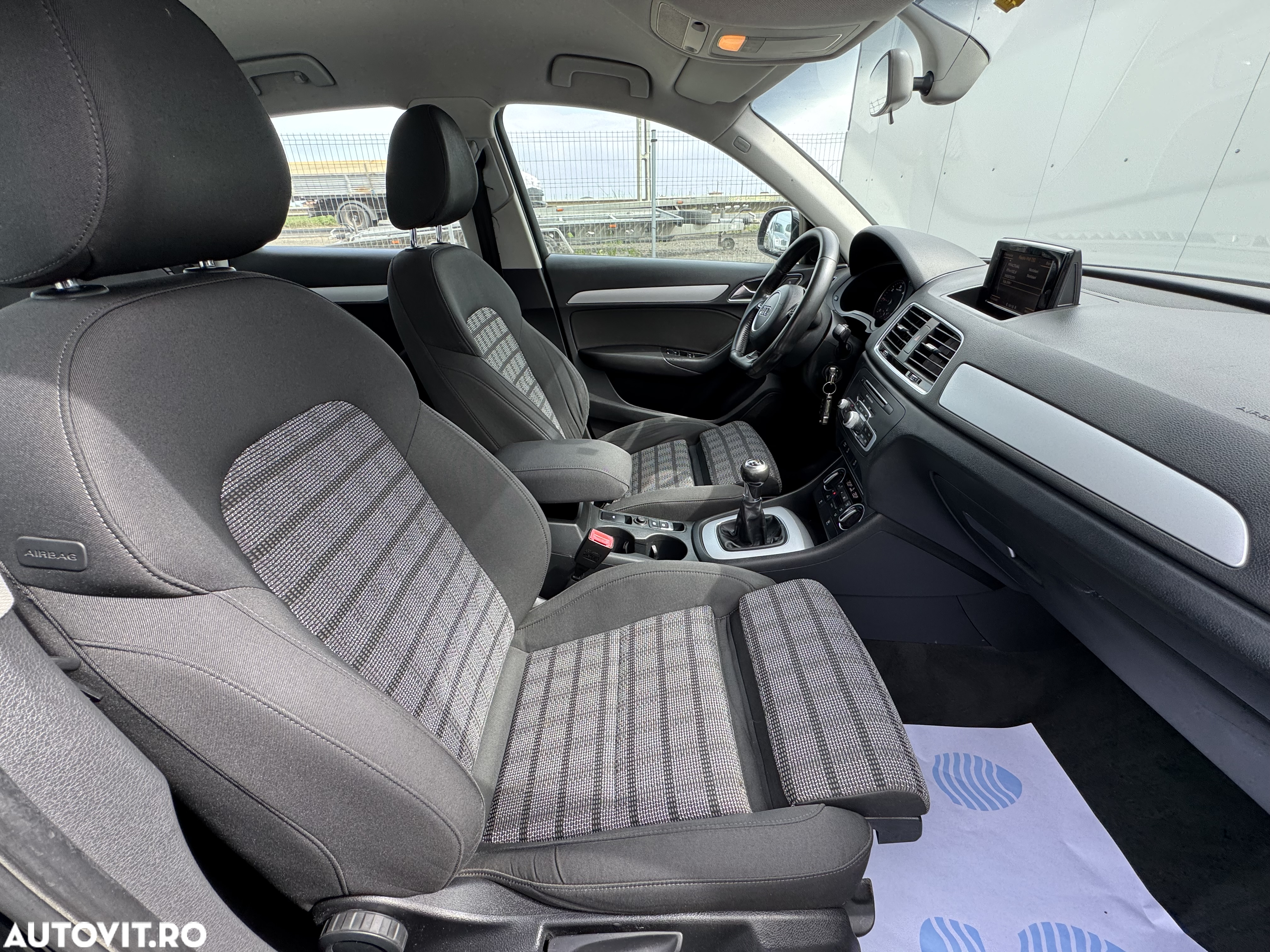 Audi Q3 2.0 TDI Design - 10
