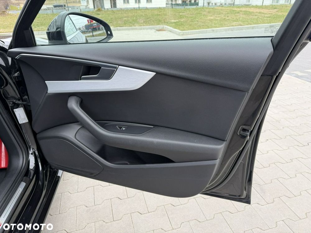 Audi A4 Avant 35 TDI S tronic sport - 32