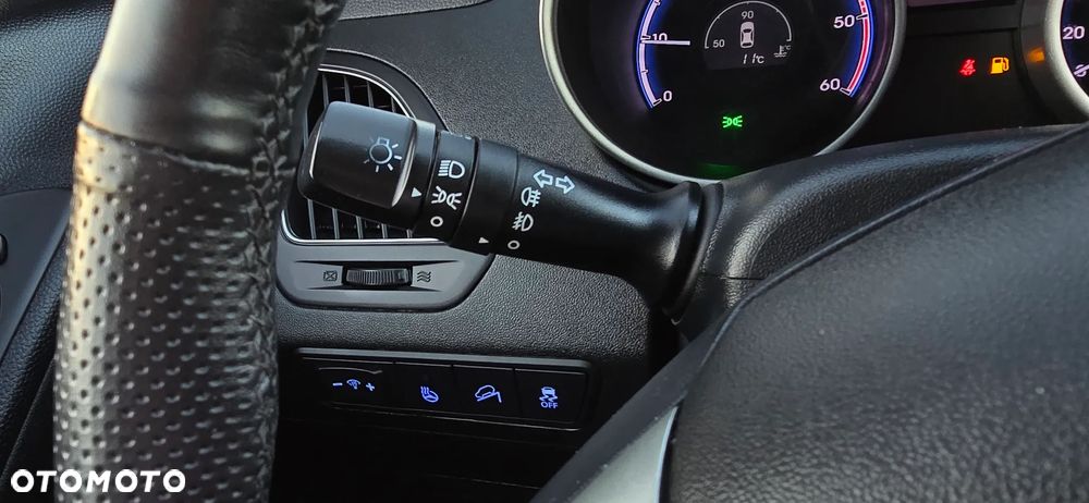 Hyundai ix35 2.0 CRDi 4WD Automatik Premium - 32