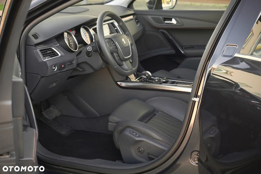 Peugeot 508 RXH Hybrid4 - 18