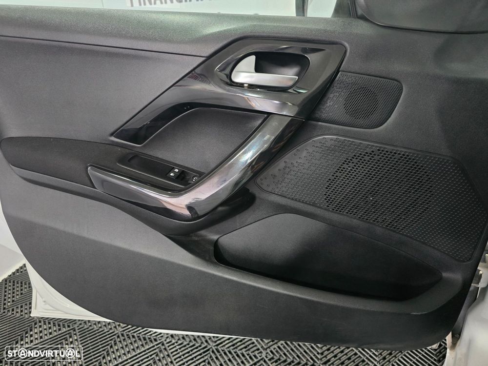 Peugeot 208 1.2 PureTech Active - 15