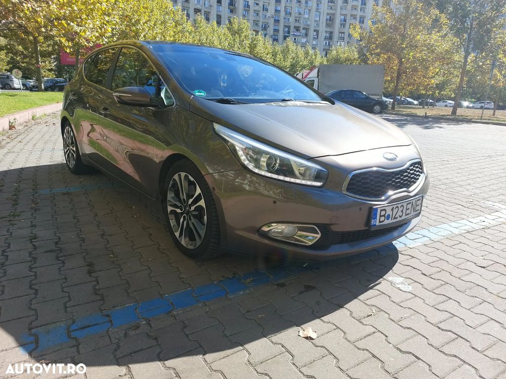 Kia Ceed - 11