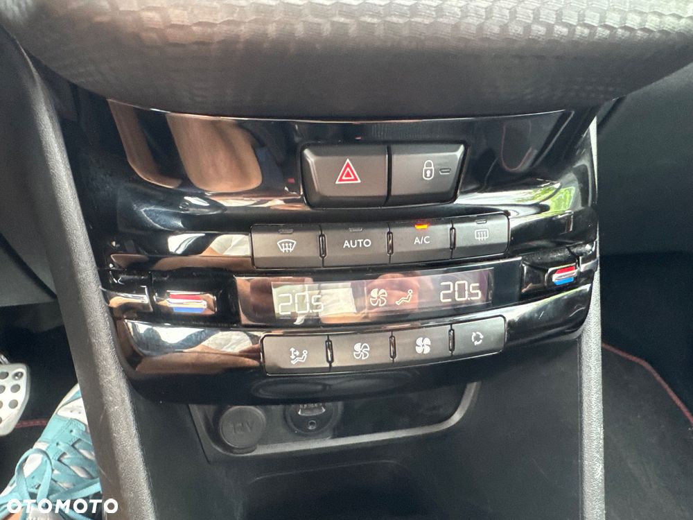 Peugeot 2008 PureTech 110 Stop&Start GT-Line Edition - 24