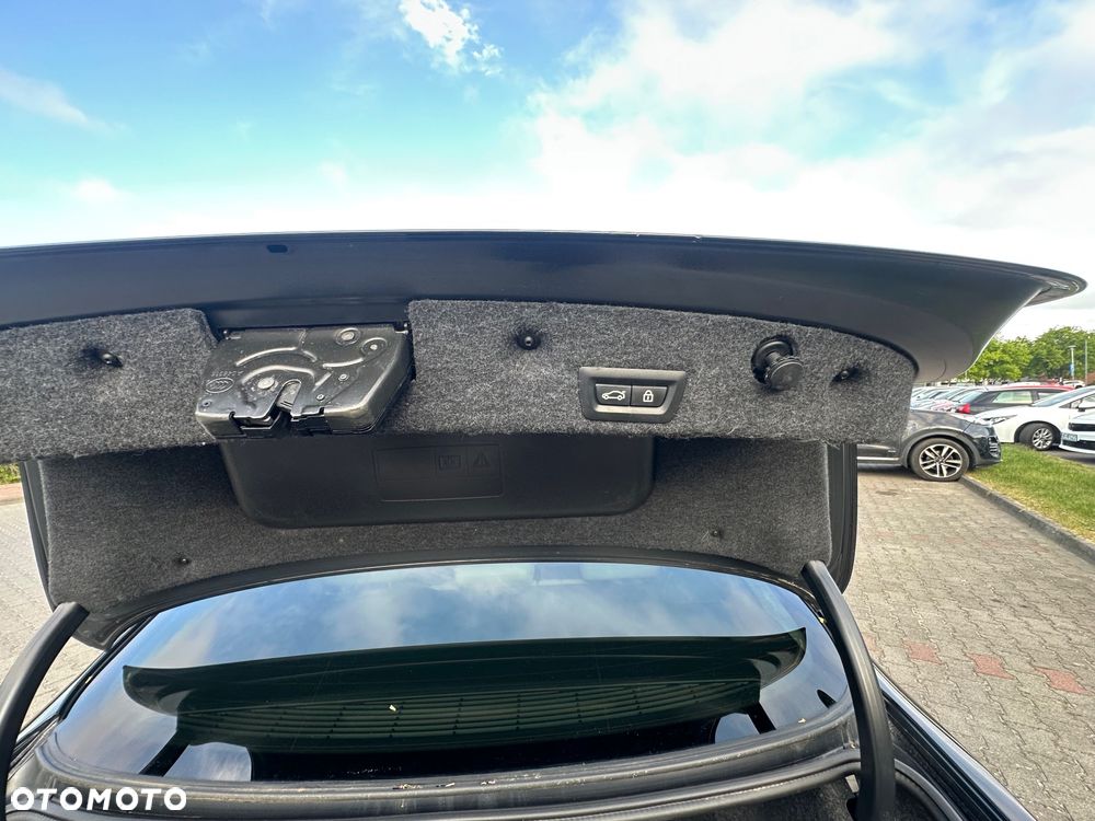 BMW Seria 5 525d - 24
