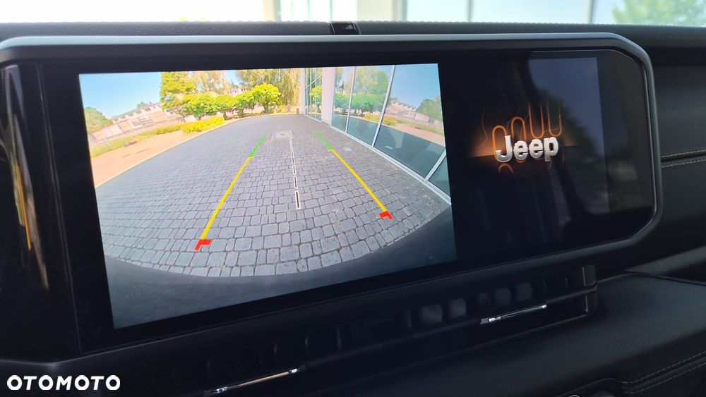 Jeep Wrangler Unlimited GME 2.0 Turbo Sahara - 32