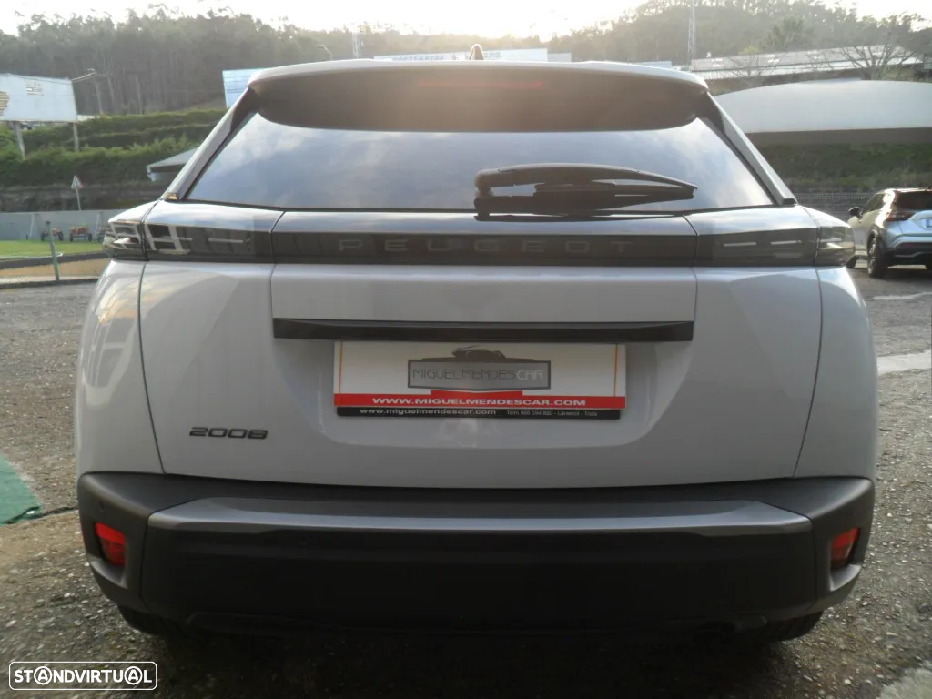 Peugeot 2008 1.2 PureTech Allure Pack - 22