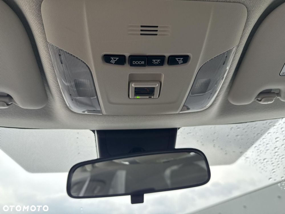 Toyota Corolla 1.8 Hybrid Comfort - 22