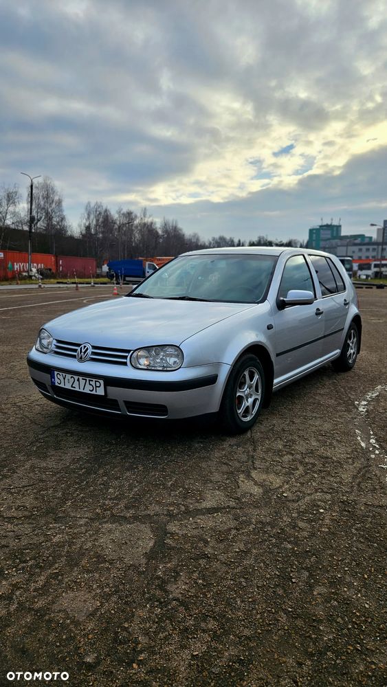 Volkswagen Golf 1.4 Basis - 1