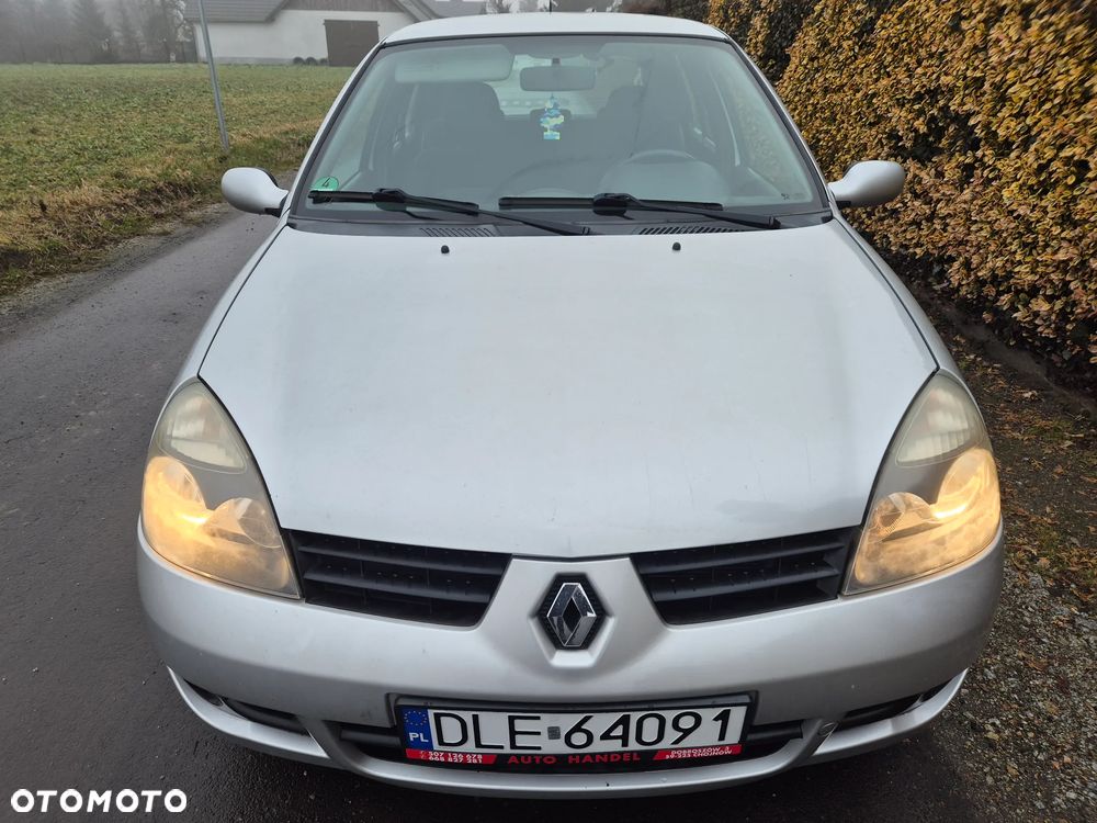 Renault Clio 1.4 16V Campus - 8