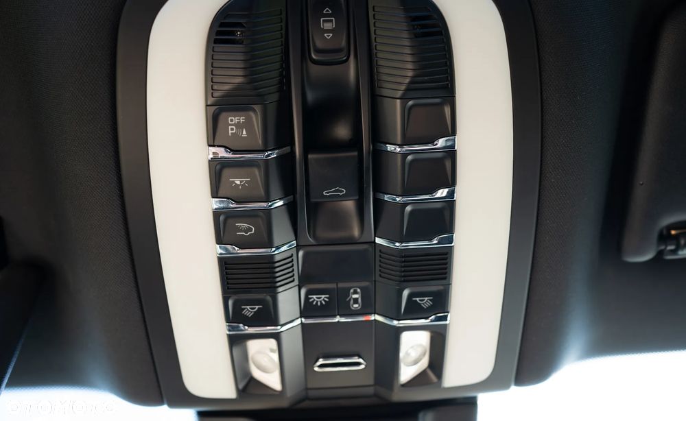 Porsche Macan - 13