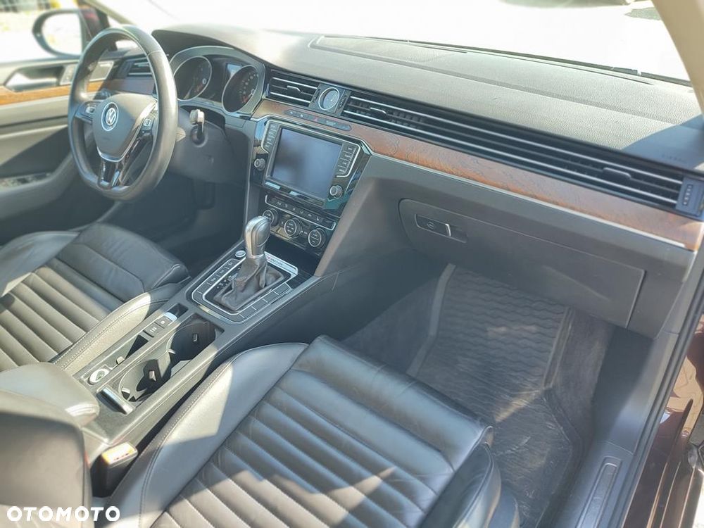 Volkswagen Passat 2.0 TDI SCR 4Motion DDG Highline - 19
