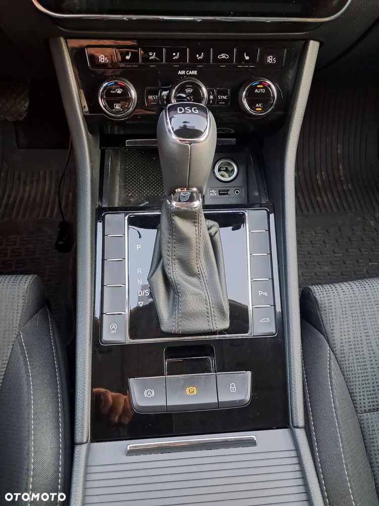 Skoda Superb 1.8 TSI Ambition DSG - 24