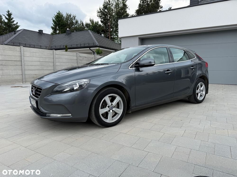 Volvo V40 D3 Momentum - 1