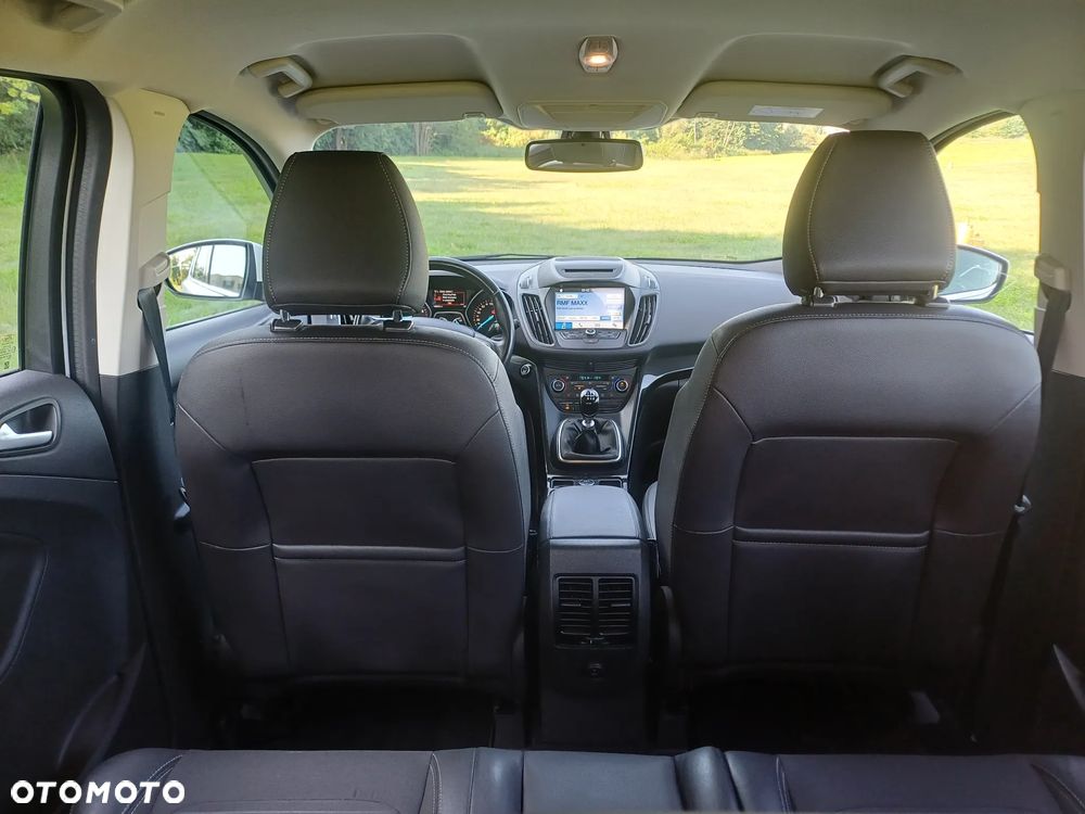 Ford Kuga 1.5 EcoBoost 2x4 Titanium - 18