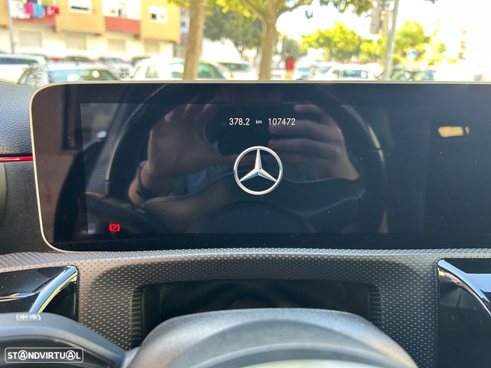 Mercedes-Benz A 180 d AMG Line - 14