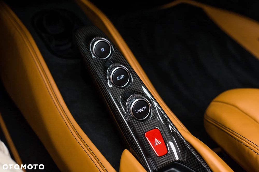Ferrari F8 Spider Standard - 29
