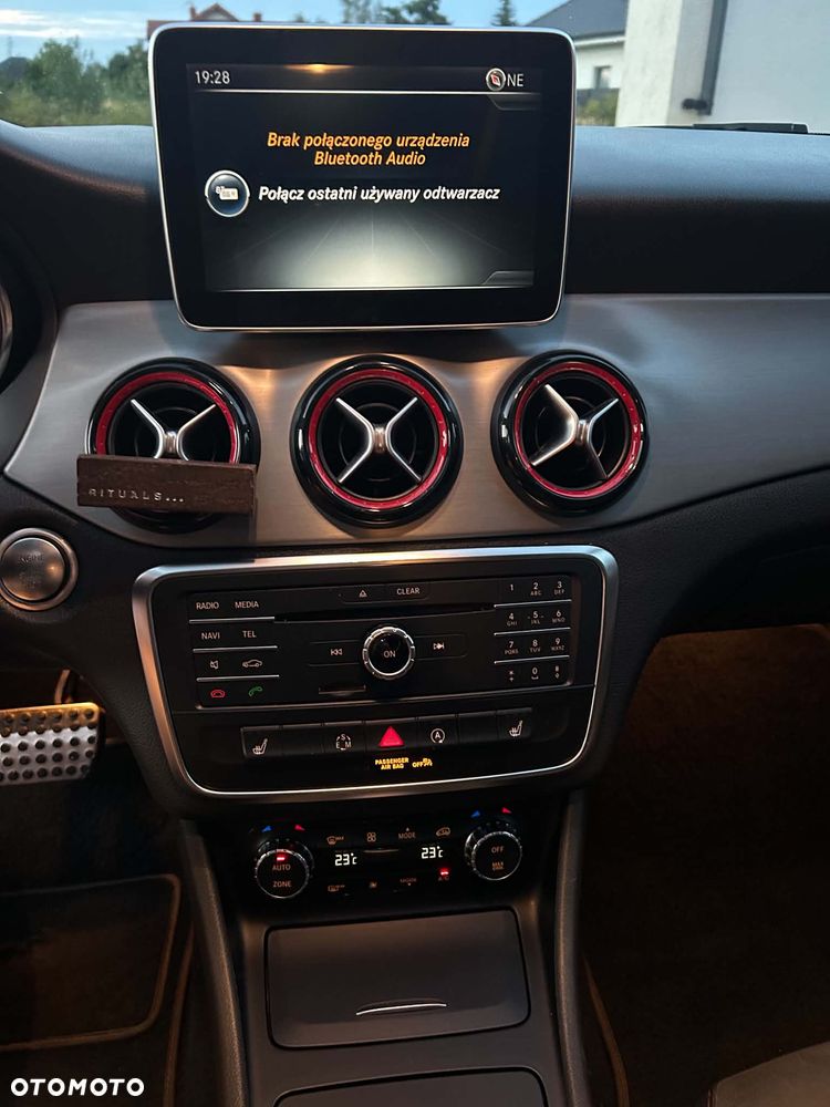 Mercedes-Benz CLA 250 Sport 7G-DCT - 17