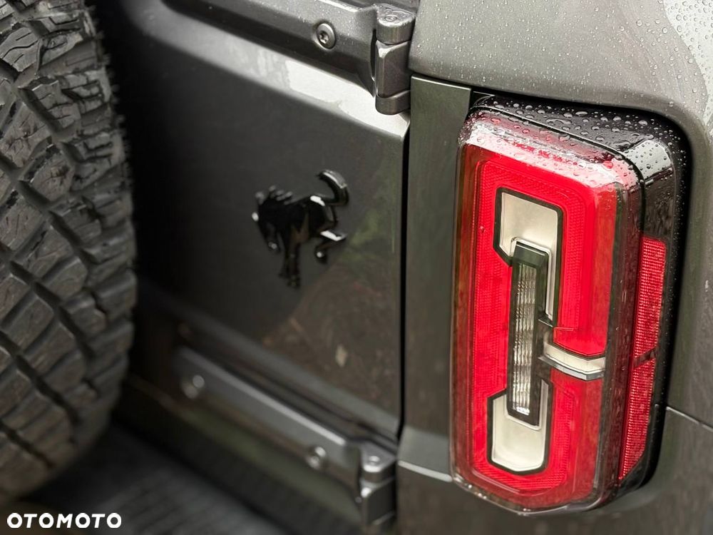 Ford Bronco - 17
