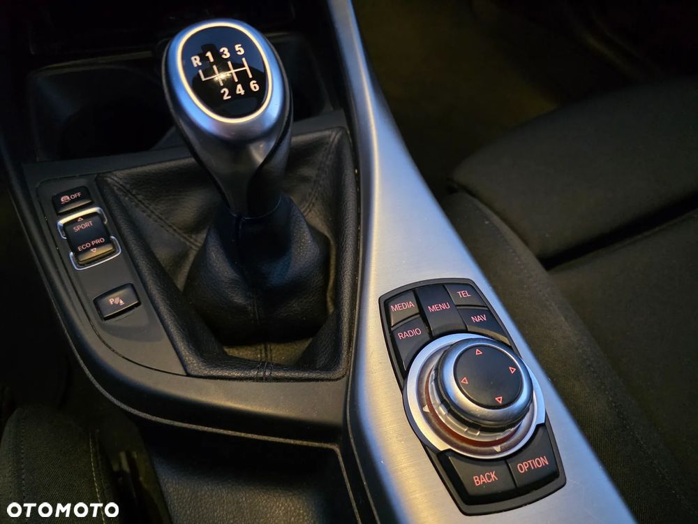 BMW Seria 1 118i Sport Line - 15