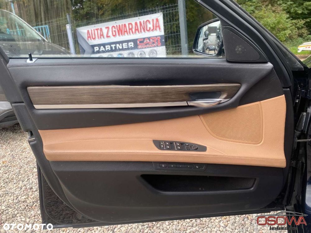 BMW Seria 7 - 39