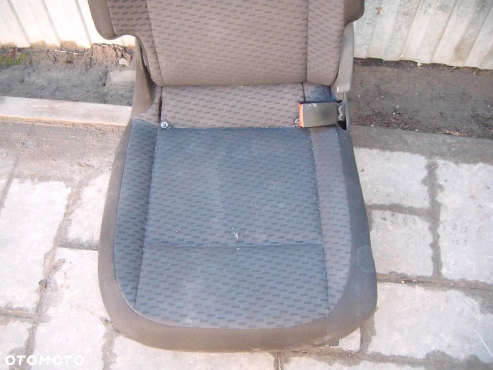 skoda roomster 10r  fotel prawy tył - 2