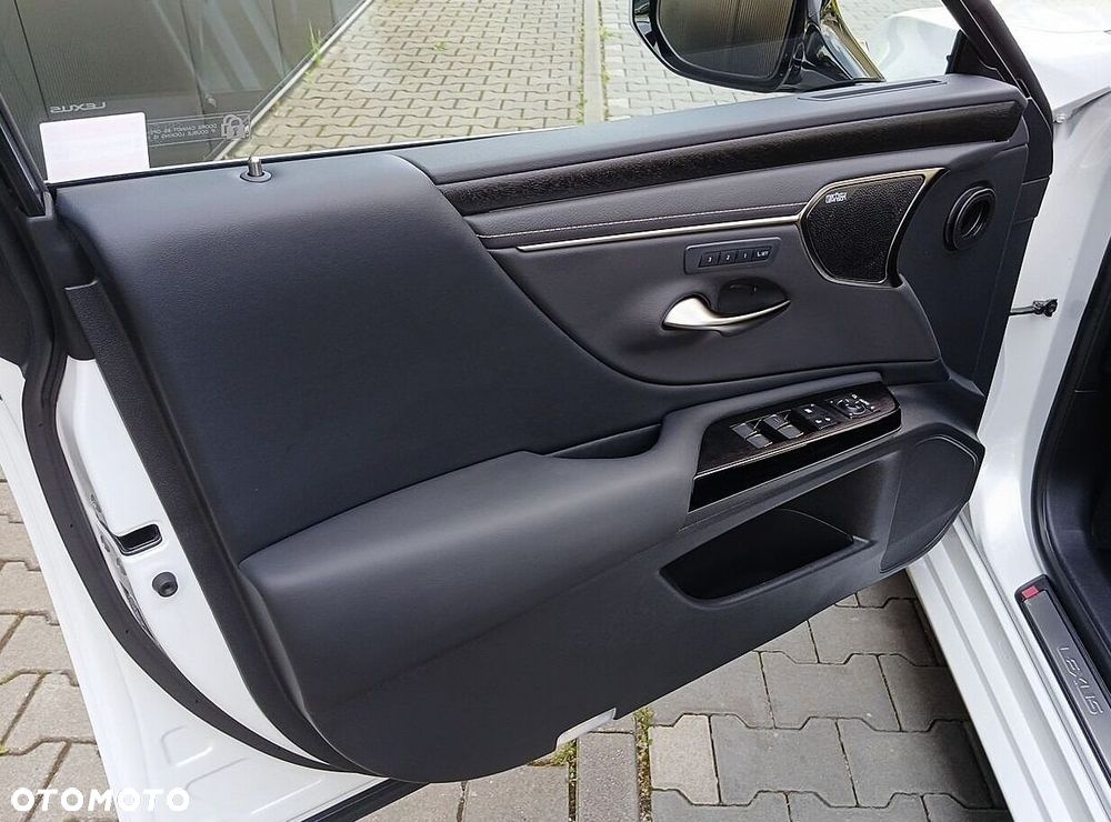 Lexus ES - 15