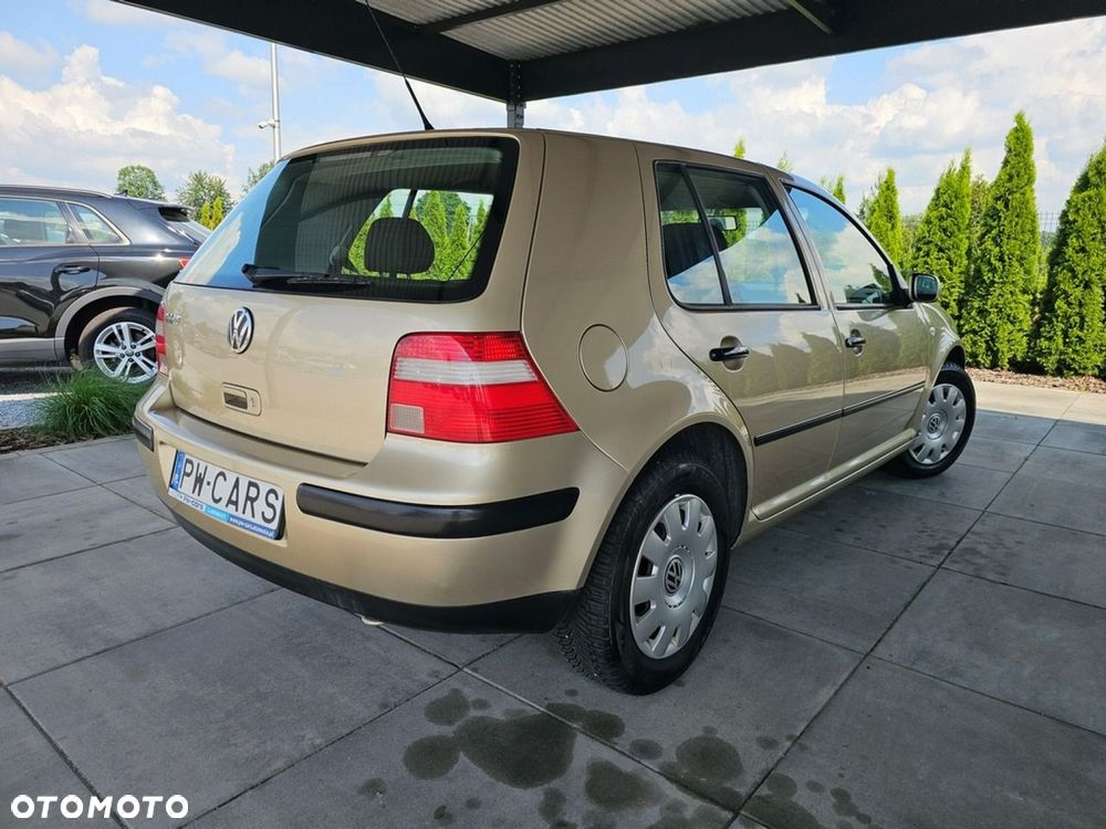 Volkswagen Golf - 3