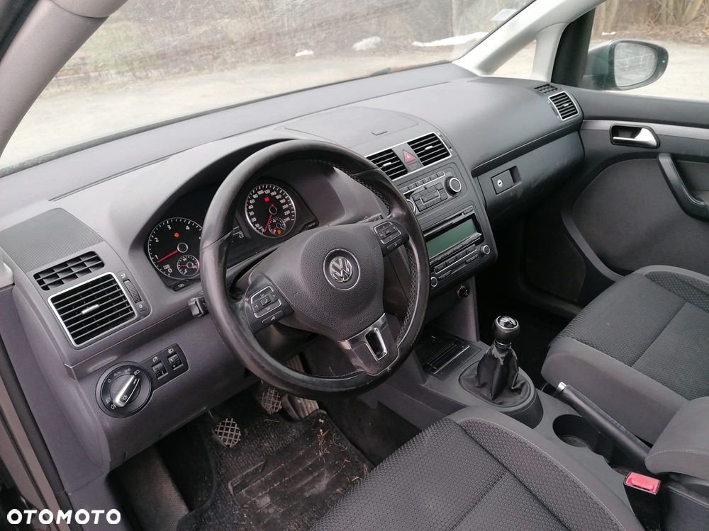 Volkswagen Touran - 8