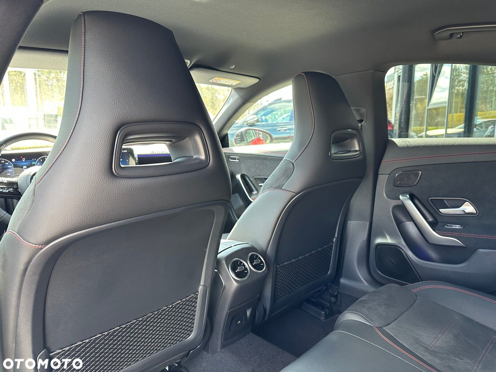 Mercedes-Benz CLA 200 AMG Line 7G-DCT - 11