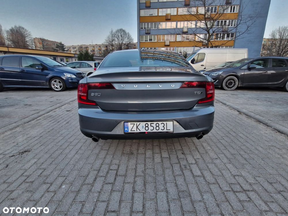 Volvo S90 T5 Momentum - 2