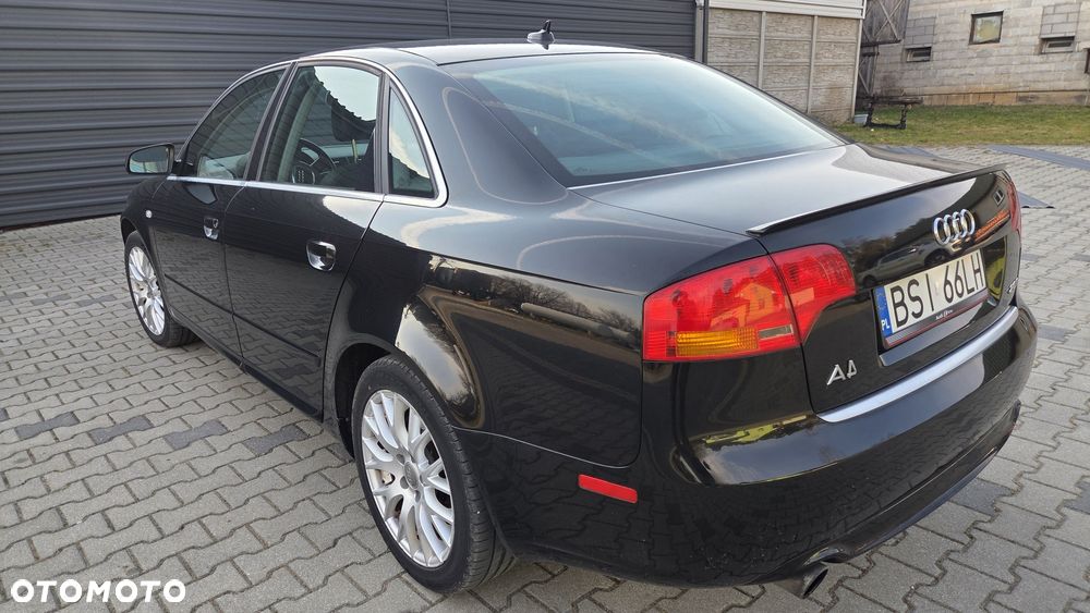 Audi A4 Limousine - 6