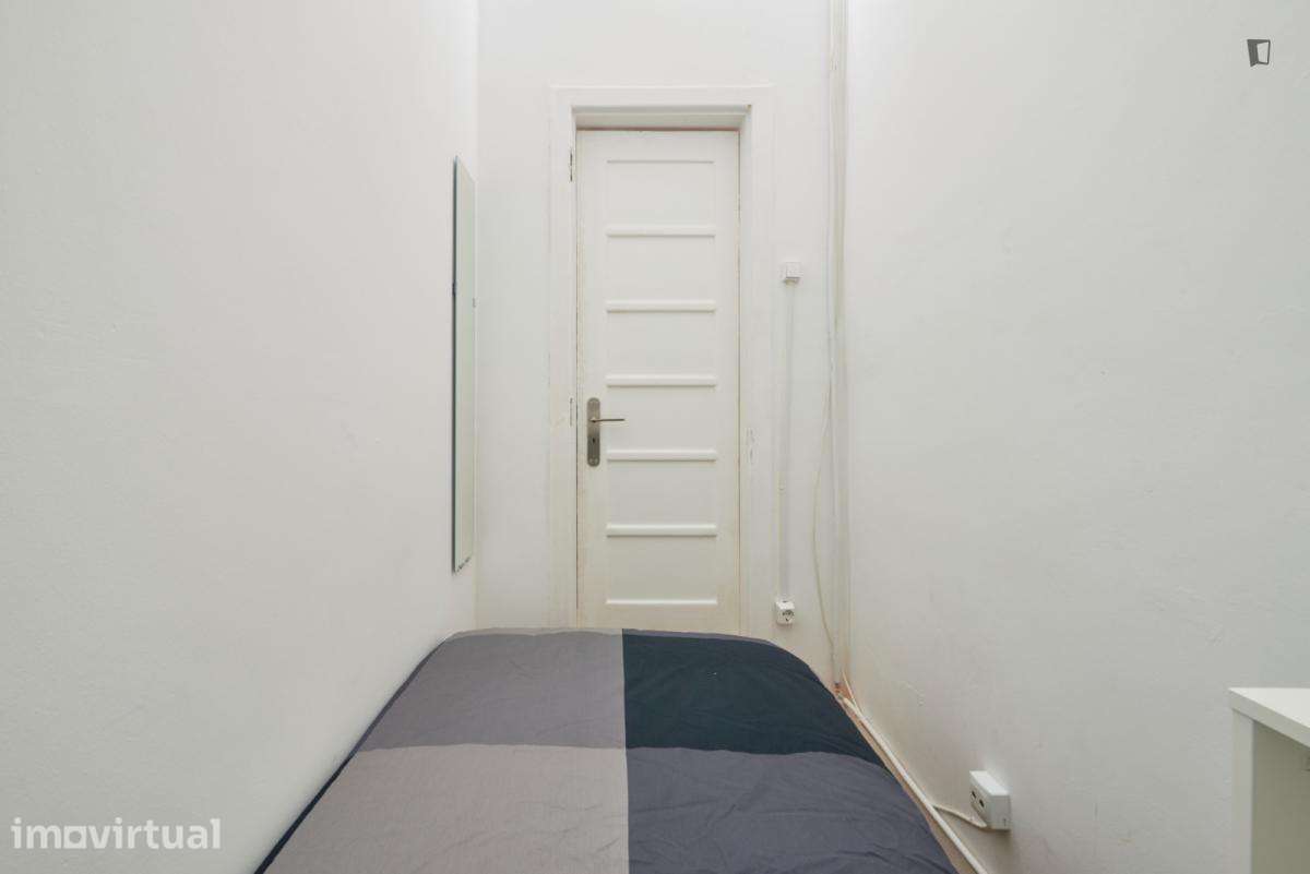 Quarto - localizado em Marquês de Pombal Lisbon - Grande imagem: 5/12