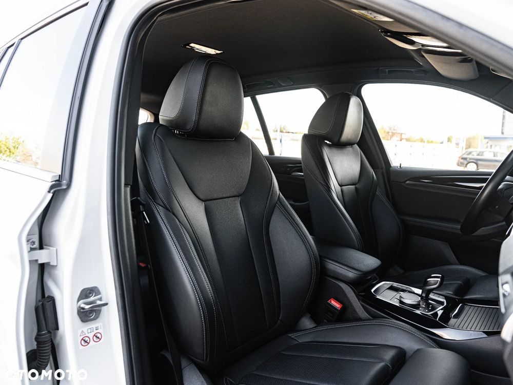 BMW X3 xDrive20i mHEV - 22