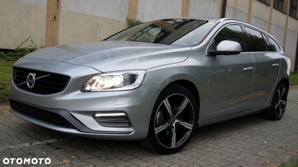 Volvo V60 D3 R-Design - 3