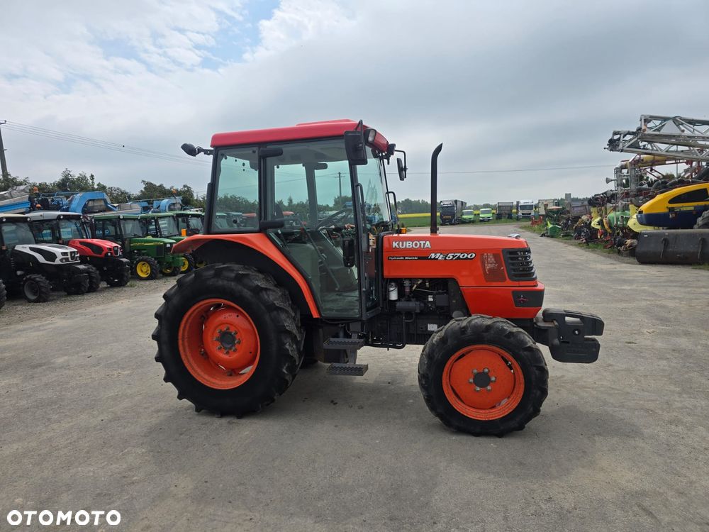Kubota ME5700 Hydraulic Shuttle - 3