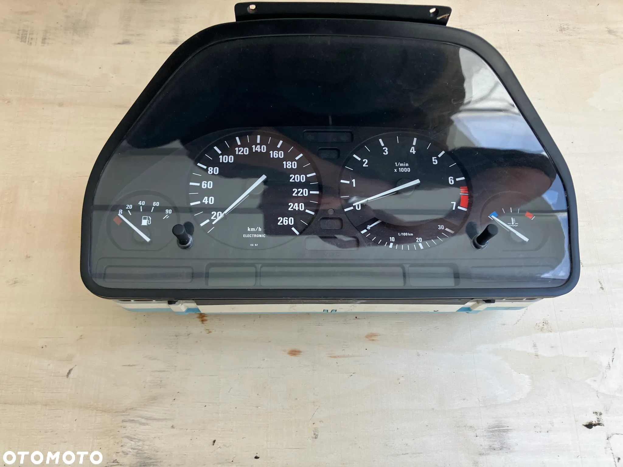LICZNIK BMW E32 V8 M60 AUTOMAT 3.0 4.0 B30 B40 ZEGARY 8359217 - 2