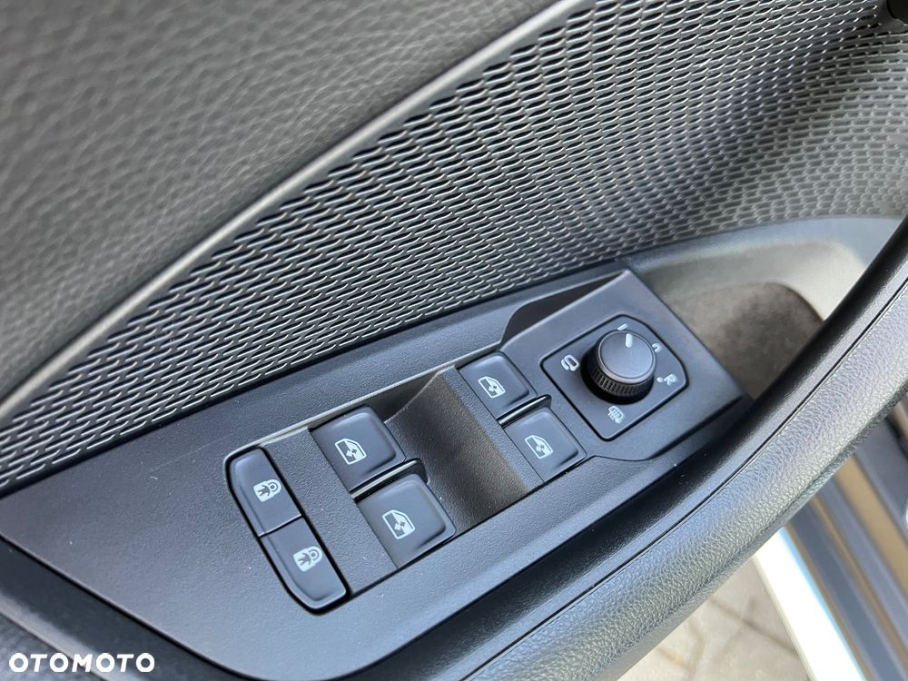 Skoda Octavia 2.0 TDI Sportline DSG - 29