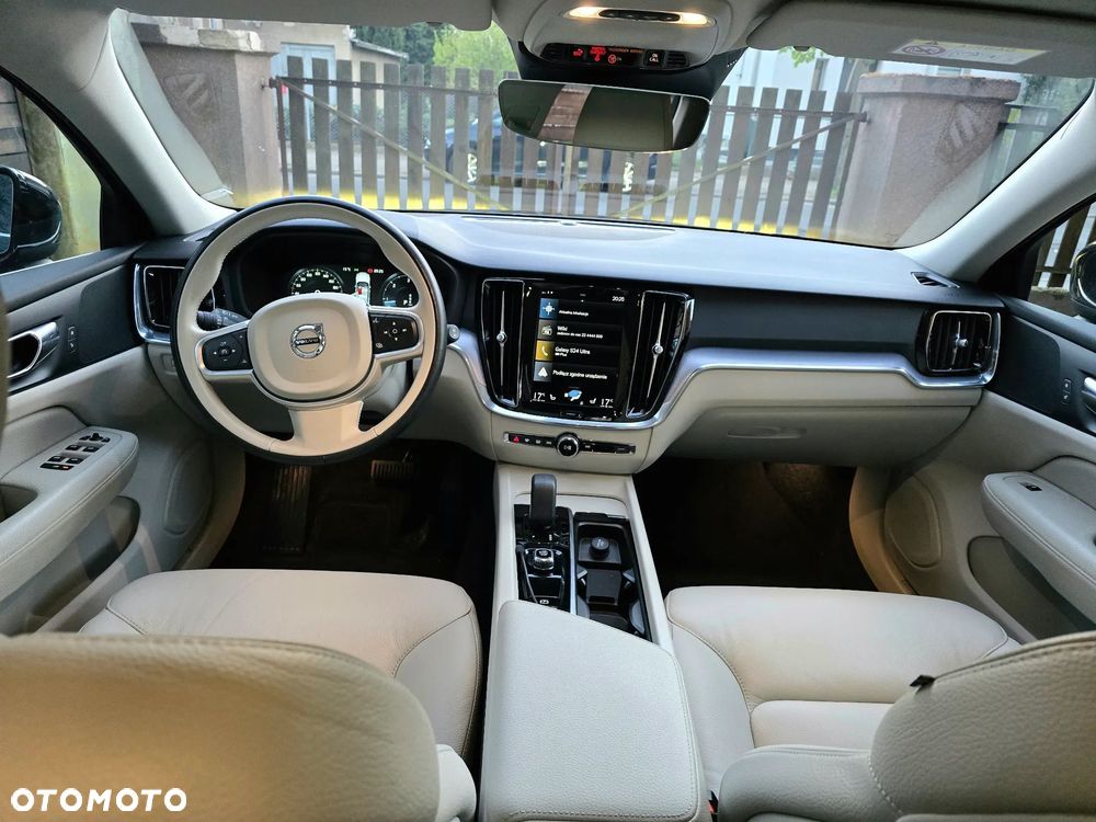 Volvo V60 B4 D Momentum Pro - 18