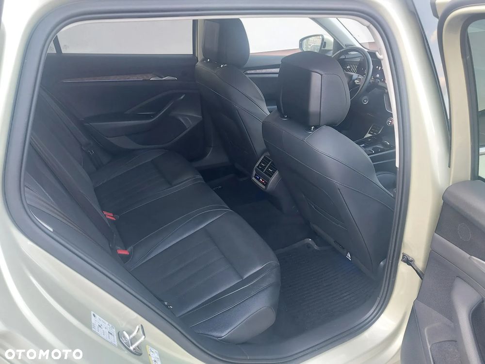 Skoda Superb 2.0 TDI SCR 4x4 L&K DSG - 13