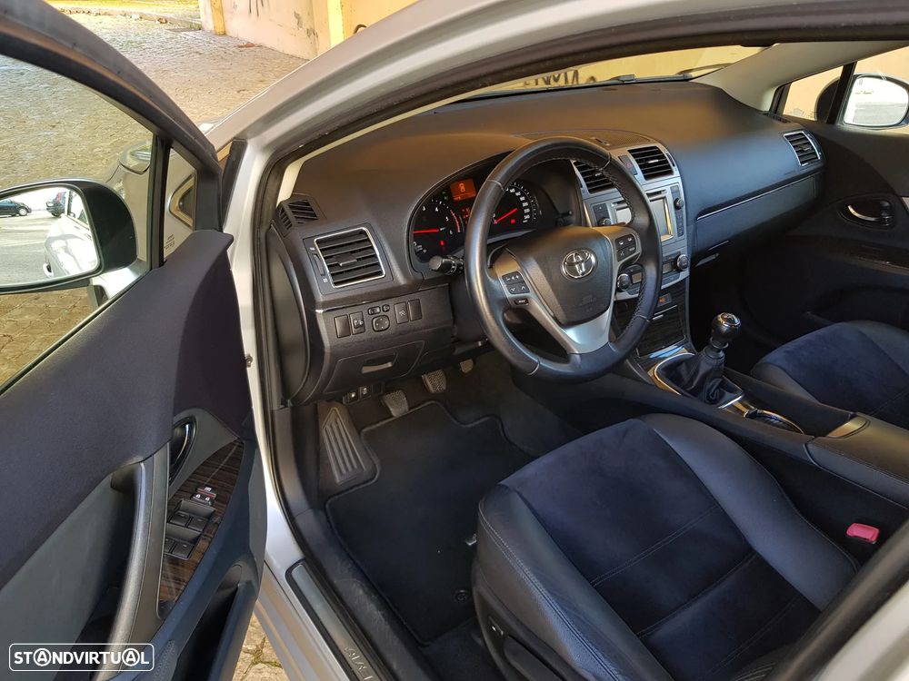 Toyota Avensis SW 2.0 D-4D Luxury+Navi - 12