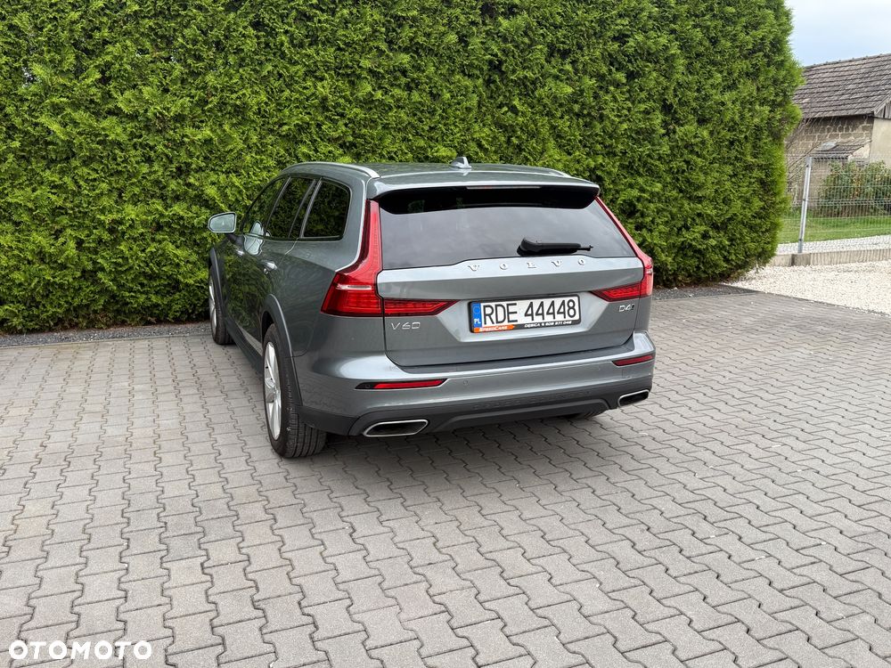 Volvo V60 Cross Country - 4