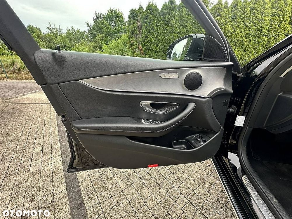 Mercedes-Benz Klasa E 220 d 9G-TRONIC Avantgarde - 19