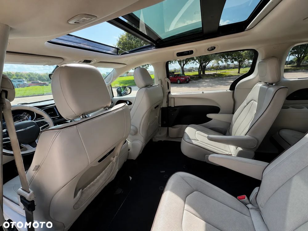 Chrysler Pacifica - 20