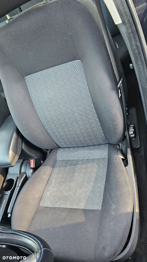 Ford Mondeo 2.0 TDCi DPF Ghia - 13