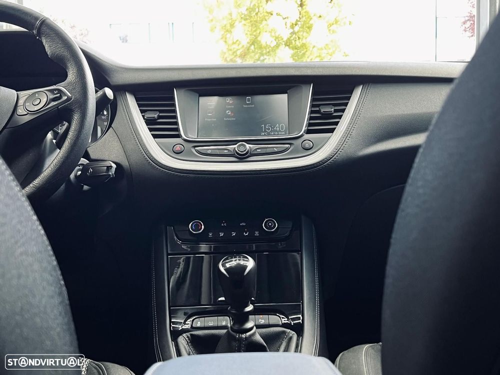 Opel Grandland X 1.2 T Business Edition - 26