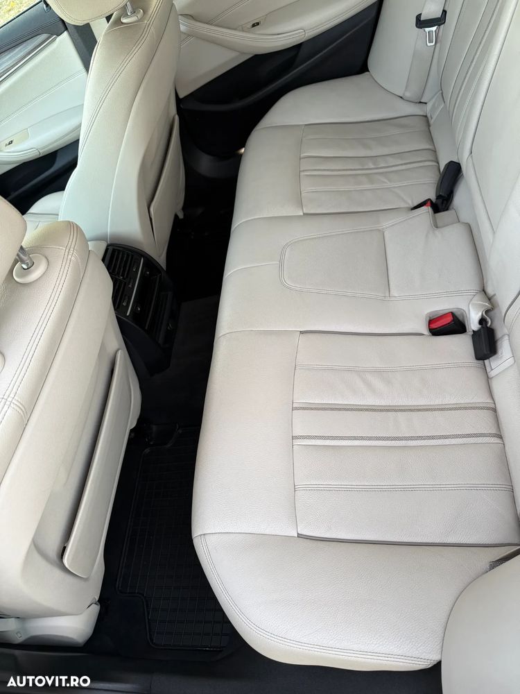 BMW Seria 5 520d xDrive AT - 9
