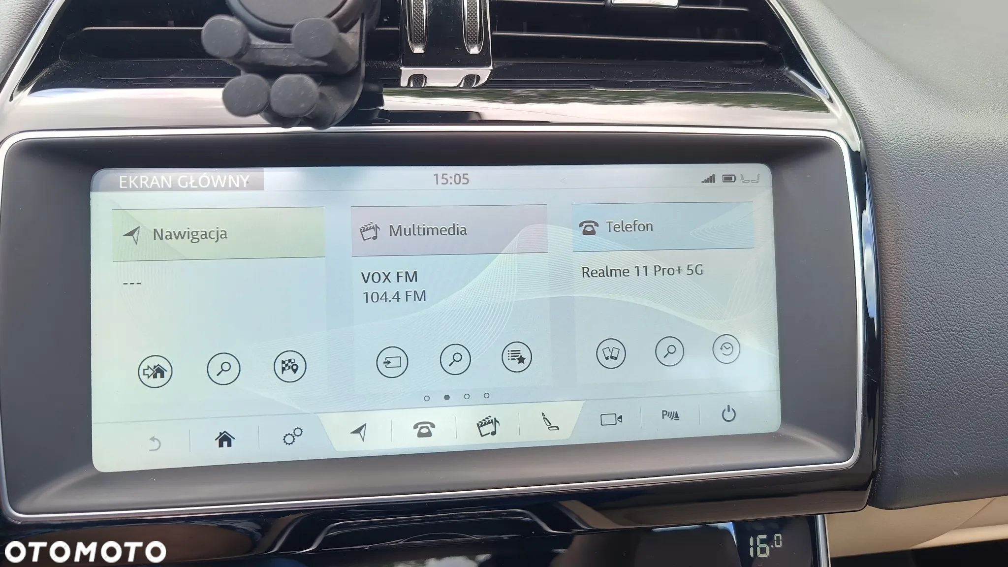 Jaguar XE 25t Prestige - 21